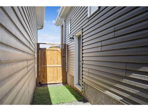 3959 206 Avenue Se, Calgary, AB - Outdoor