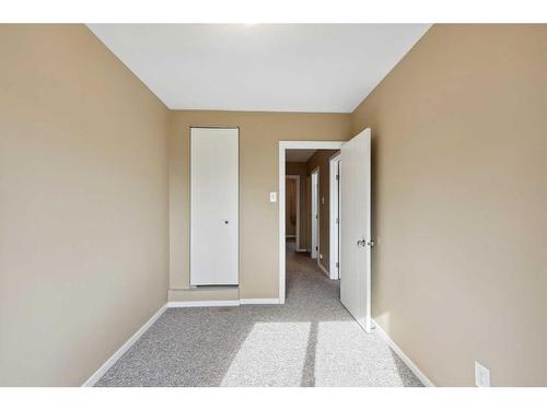 157-2211 19 Street Ne, Calgary, AB - Indoor Photo Showing Other Room