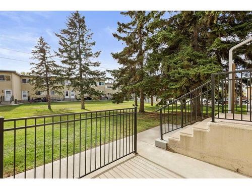 157-2211 19 Street Ne, Calgary, AB - Outdoor With Balcony