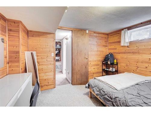 64 Healy Drive Sw, Calgary, AB - Indoor Photo Showing Bedroom