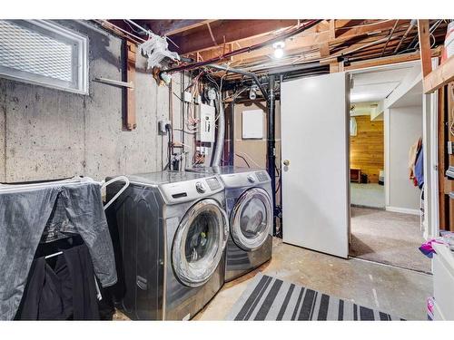 64 Healy Drive Sw, Calgary, AB - Indoor Photo Showing Laundry Room