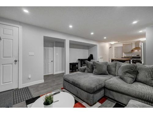 9616 Alcott Road Se, Calgary, AB - Indoor Photo Showing Other Room