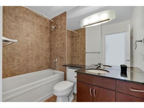 408-8880 Horton Road Sw, Calgary, AB - Indoor Photo Showing Bathroom