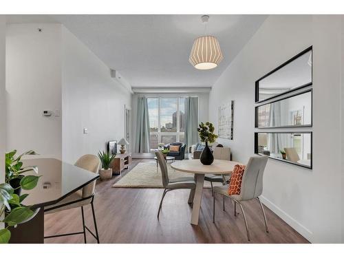 408-8880 Horton Road Sw, Calgary, AB - Indoor Photo Showing Dining Room