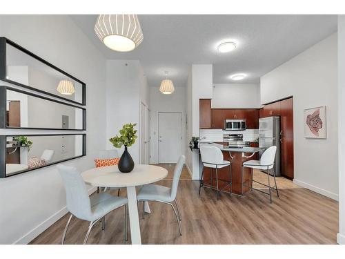 408-8880 Horton Road Sw, Calgary, AB - Indoor Photo Showing Dining Room