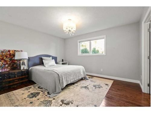 125 Aspen Way, Vulcan, AB - Indoor Photo Showing Bedroom