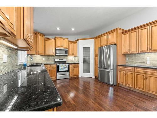 125 Aspen Way, Vulcan, AB - Indoor Photo Showing Kitchen