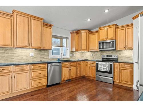 125 Aspen Way, Vulcan, AB - Indoor Photo Showing Kitchen