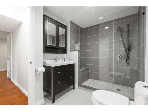 125 Aspen Way, Vulcan, AB - Indoor Photo Showing Bathroom