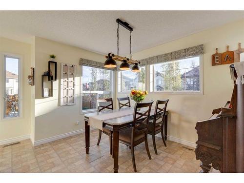 67 Taravista Gardens Ne, Calgary, AB - Indoor Photo Showing Dining Room