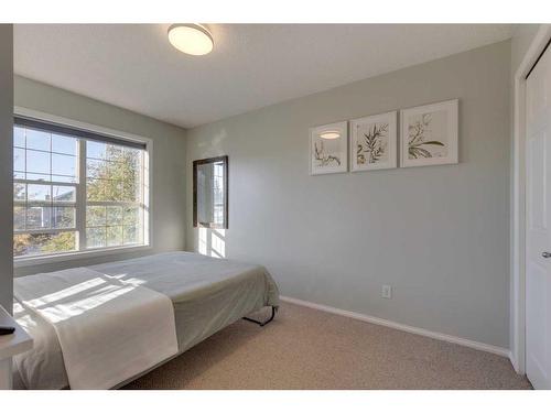 67 Taravista Gardens Ne, Calgary, AB - Indoor Photo Showing Bedroom