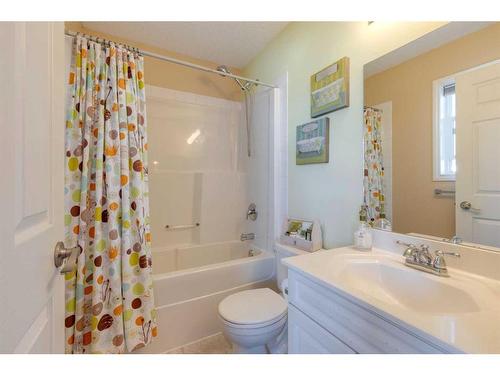 67 Taravista Gardens Ne, Calgary, AB - Indoor Photo Showing Bathroom