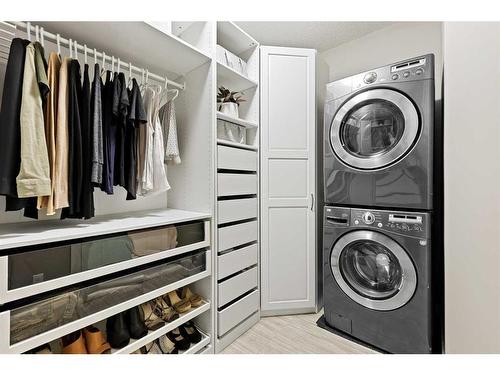 87 Cranbrook Way Se, Calgary, AB - Indoor Photo Showing Laundry Room