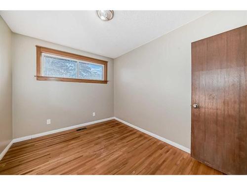 268 Acadia Drive Se, Calgary, AB - Indoor Photo Showing Other Room