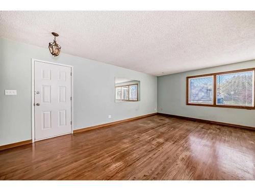 268 Acadia Drive Se, Calgary, AB - Indoor Photo Showing Other Room