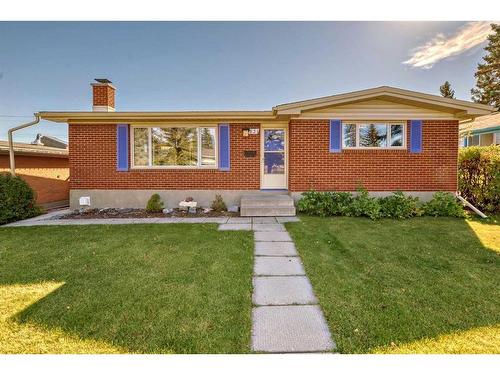 831 104 Avenue Sw, Calgary, AB - Outdoor