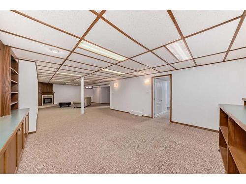 831 104 Avenue Sw, Calgary, AB - Indoor Photo Showing Other Room