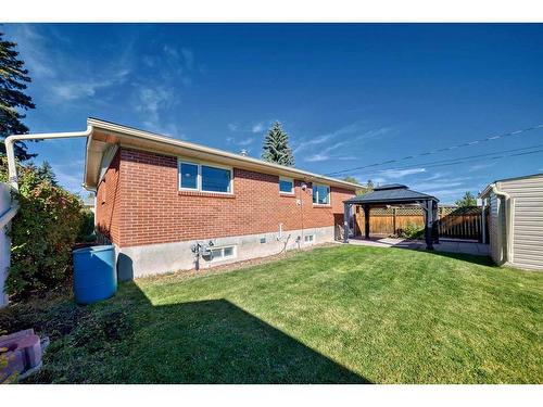 831 104 Avenue Sw, Calgary, AB - Outdoor