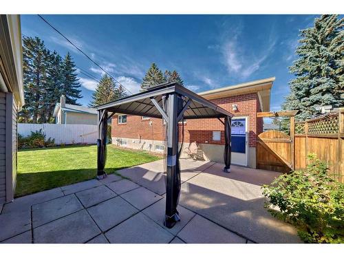 831 104 Avenue Sw, Calgary, AB - Outdoor