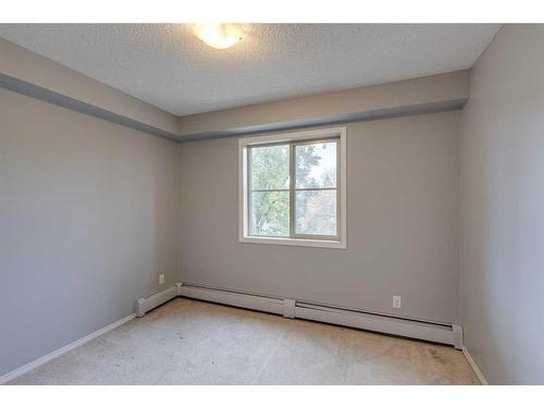 2310-1317 27 Street Se, Calgary, AB - Indoor Photo Showing Other Room