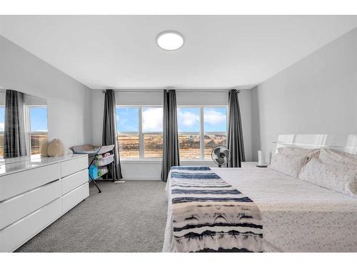 274 Seton Villas Se, Calgary, AB - Indoor Photo Showing Bedroom