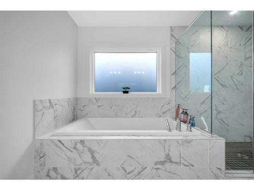 274 Seton Villas Se, Calgary, AB - Indoor Photo Showing Bathroom