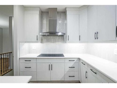 330 Yorkville Road Sw, Calgary, AB - Indoor Photo Showing Kitchen With Upgraded Kitchen