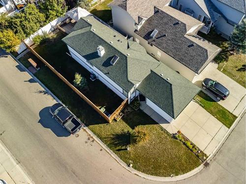 80 Douglas Ridge Circle Se, Calgary, AB - Outdoor