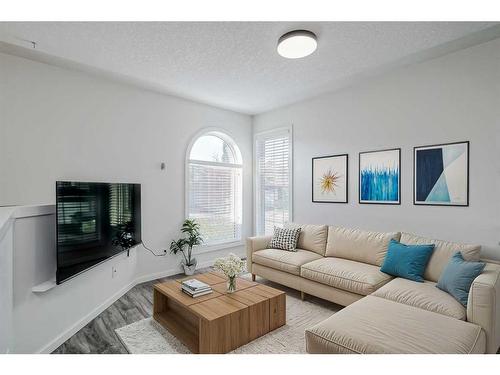 80 Douglas Ridge Circle Se, Calgary, AB - Indoor Photo Showing Living Room