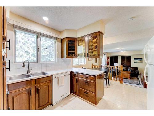 3503 Varal Road Nw, Calgary, AB - Indoor Photo Showing Kitchen With Double Sink