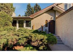 3503 Varal Road NW Calgary, AB T3A 0A4