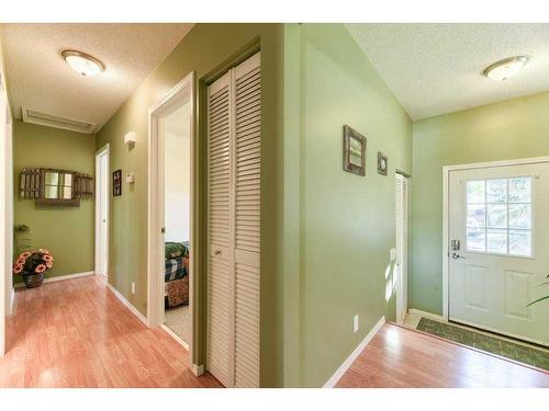 1828 Lysander Crescent Se, Calgary, AB - Indoor Photo Showing Other Room