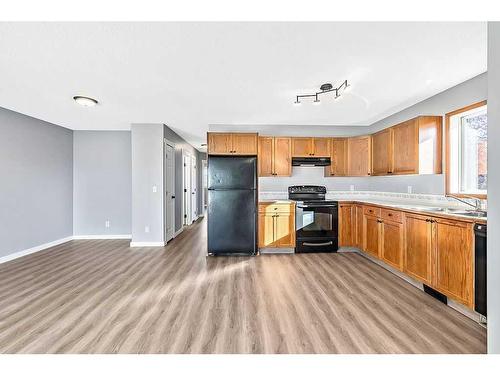 1810 5 Avenue Se, High River, AB - Indoor Photo Showing Kitchen