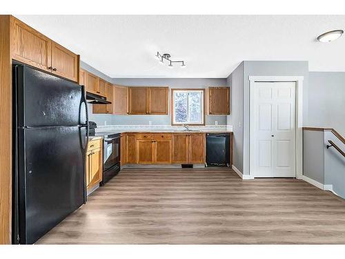 1810 5 Avenue Se, High River, AB - Indoor Photo Showing Kitchen