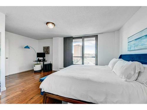 804-1213 13 Avenue Sw, Calgary, AB - Indoor Photo Showing Bedroom