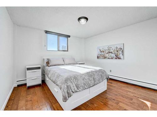 804-1213 13 Avenue Sw, Calgary, AB - Indoor Photo Showing Bedroom