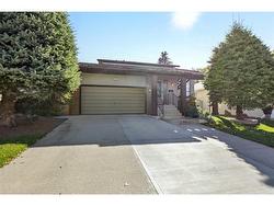 171 Mckenna Way SE Calgary, AB T2Z 1W6