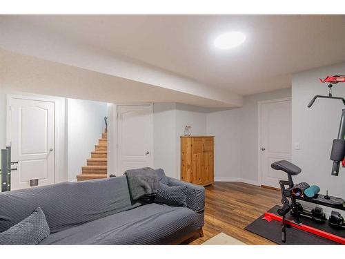 1035 Tuscany Drive Nw, Calgary, AB - Indoor Photo Showing Living Room