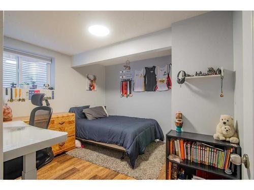 1035 Tuscany Drive Nw, Calgary, AB - Indoor Photo Showing Bedroom