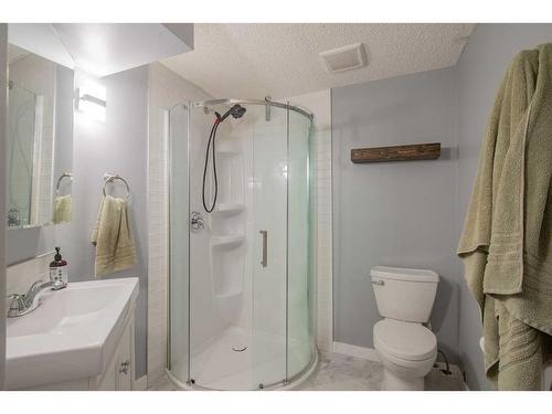 1035 Tuscany Drive Nw, Calgary, AB - Indoor Photo Showing Bathroom