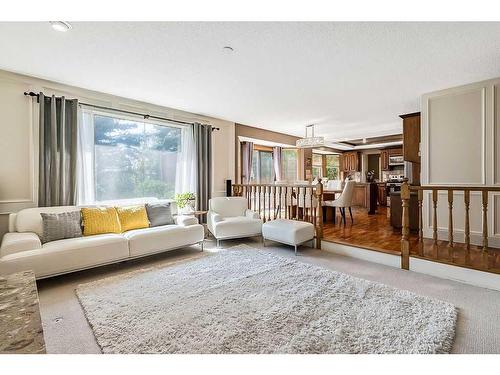 260 Canterville Drive Sw, Calgary, AB - Indoor Photo Showing Living Room