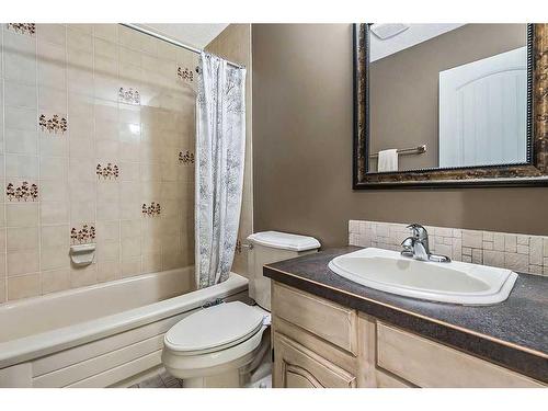 260 Canterville Drive Sw, Calgary, AB - Indoor Photo Showing Bathroom