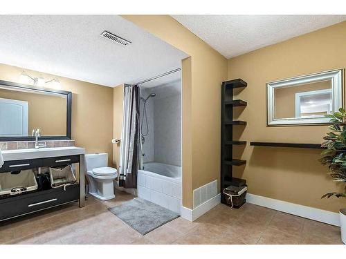 260 Canterville Drive Sw, Calgary, AB - Indoor Photo Showing Bathroom