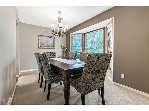 260 Canterville Drive Sw, Calgary, AB - Indoor Photo Showing Dining Room