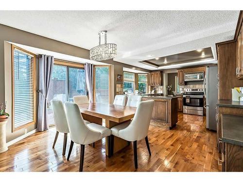 260 Canterville Drive Sw, Calgary, AB - Indoor Photo Showing Dining Room