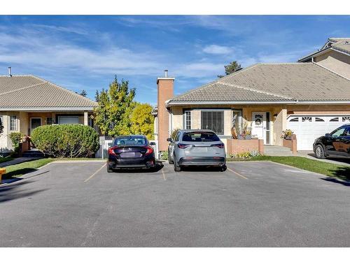 28 Richelieu Court Sw, Calgary, AB - Outdoor