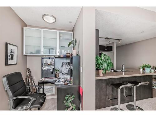 1606-210 15 Avenue Se, Calgary, AB - Indoor