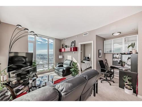 1606-210 15 Avenue Se, Calgary, AB - Indoor Photo Showing Living Room