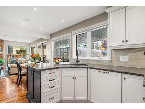 14936 Parkland Boulevard Se, Calgary, AB - Indoor Photo Showing Kitchen