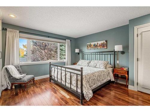 14936 Parkland Boulevard Se, Calgary, AB - Indoor Photo Showing Bedroom